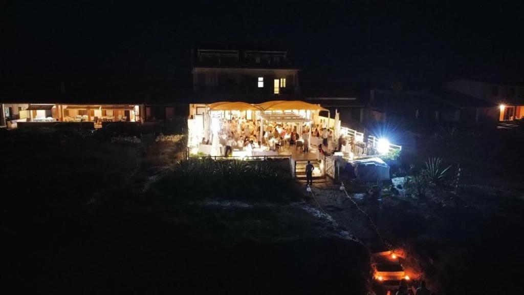 Hotel Maluentu Putzu Idu Exterior foto